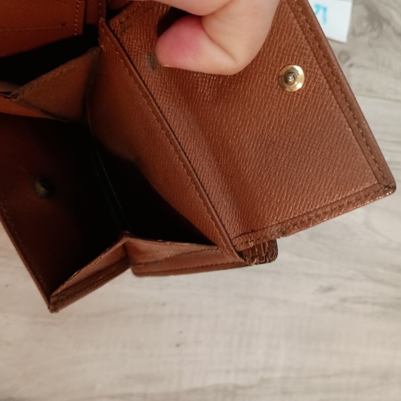 Louis Vuitton Monogram Canvas Leather Bifold Wallet - Picture 11 of 13